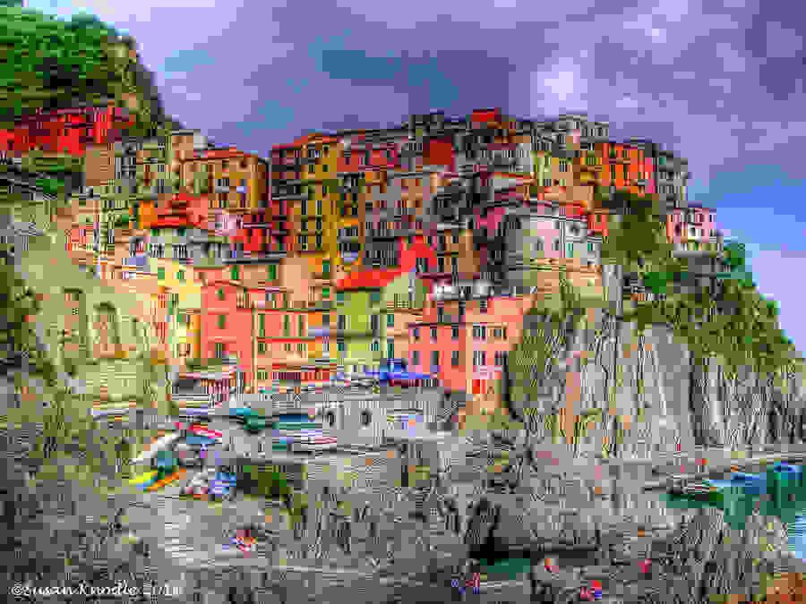 polyxromes-gonies-tou-planiti-Manarola.jpg