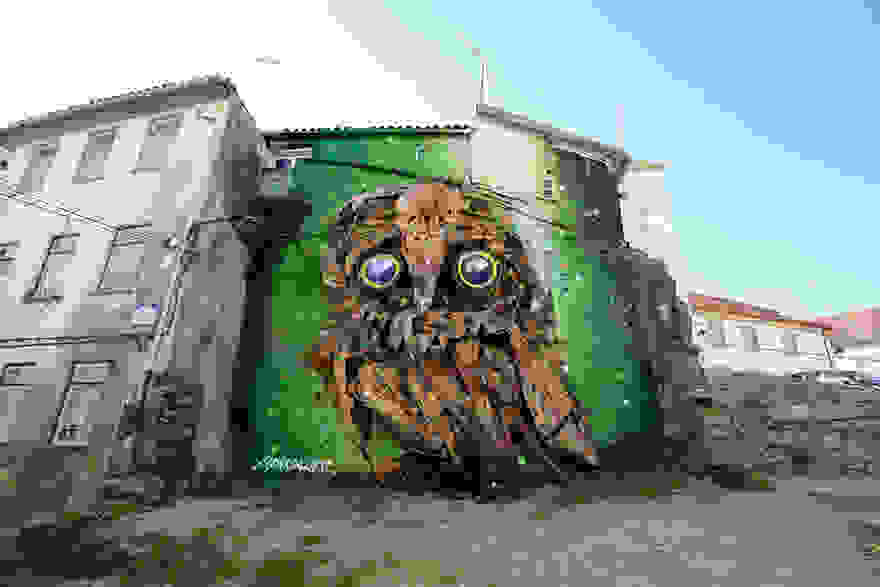 recycled-owl-sculpture-street-art-owl-eyes-artur-bordalo-1.jpg