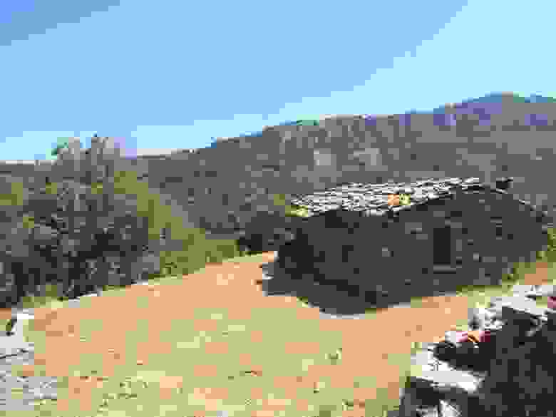 se-mia-kalyva-sto-pouthena-4.jpg