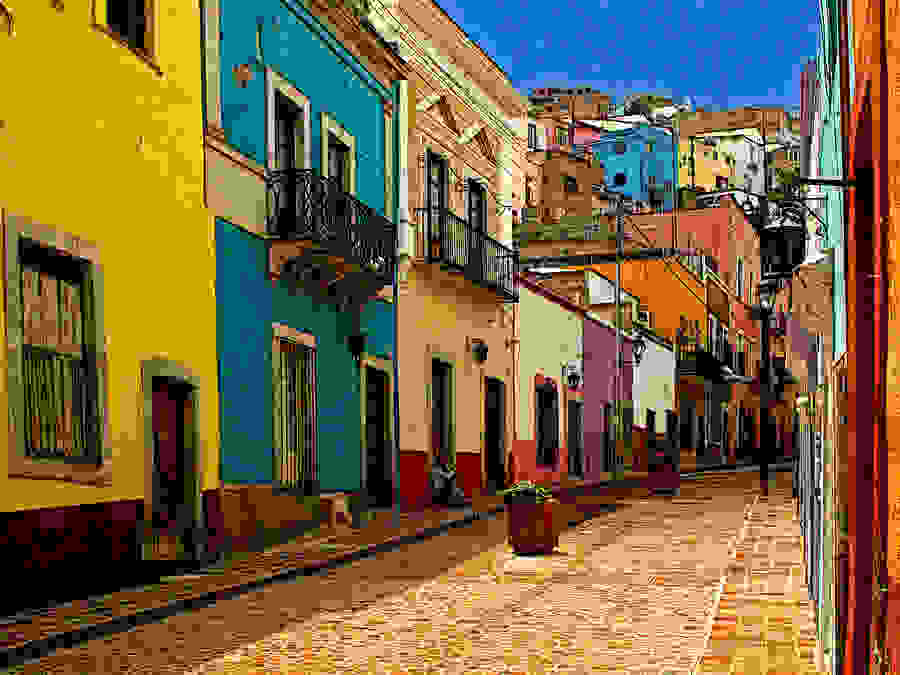 street-of-color-guanajuato-4-olden-mexico.jpg