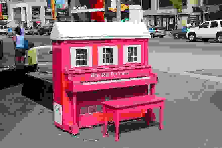 street-pianos-120__880.jpg