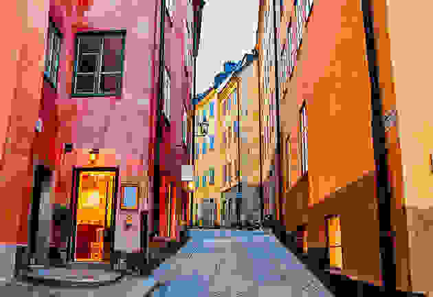 sweden-stockholm-old-town.jpg