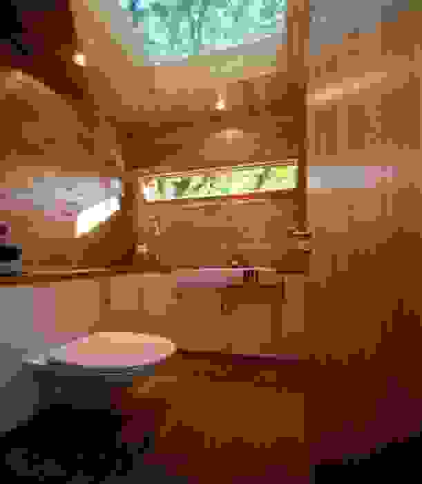 toiletrom3.jpg