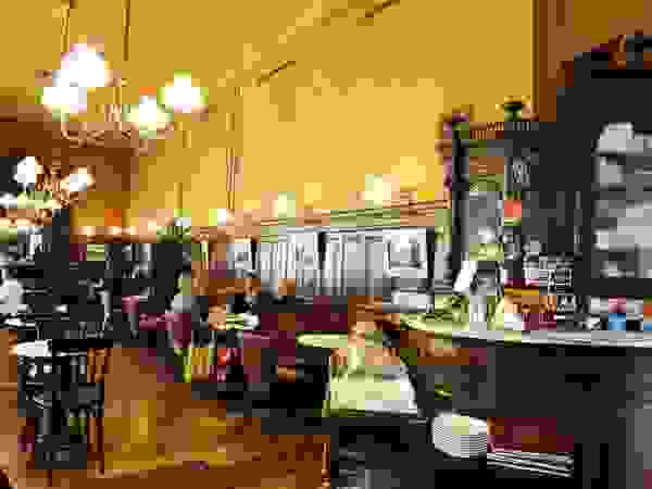 vienacafe4.jpg