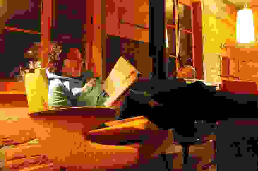 woman_reading.jpg.860x0_q70_crop-scale.jpg