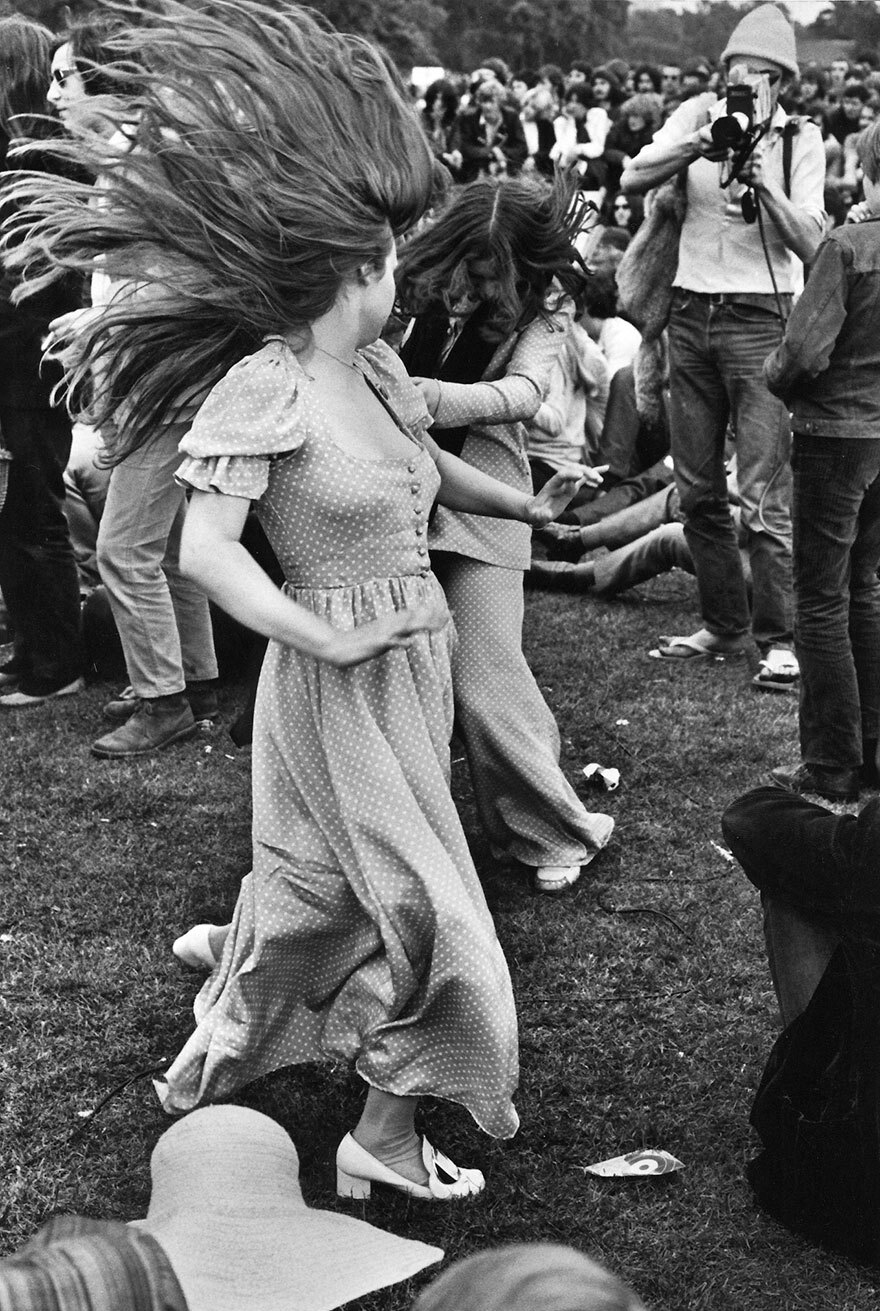 woodstock-women-fashion-1969-50__880.jpg