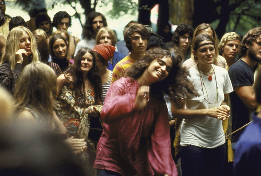 woodstock-women-fashion-1969-51__880.jpg
