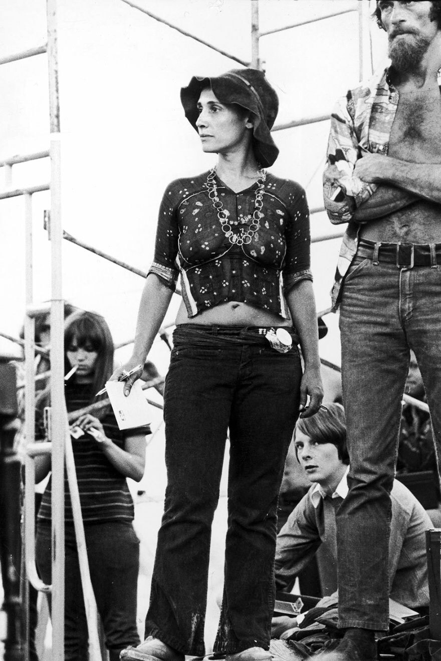 woodstock-women-fashion-1969-551__880.jpg