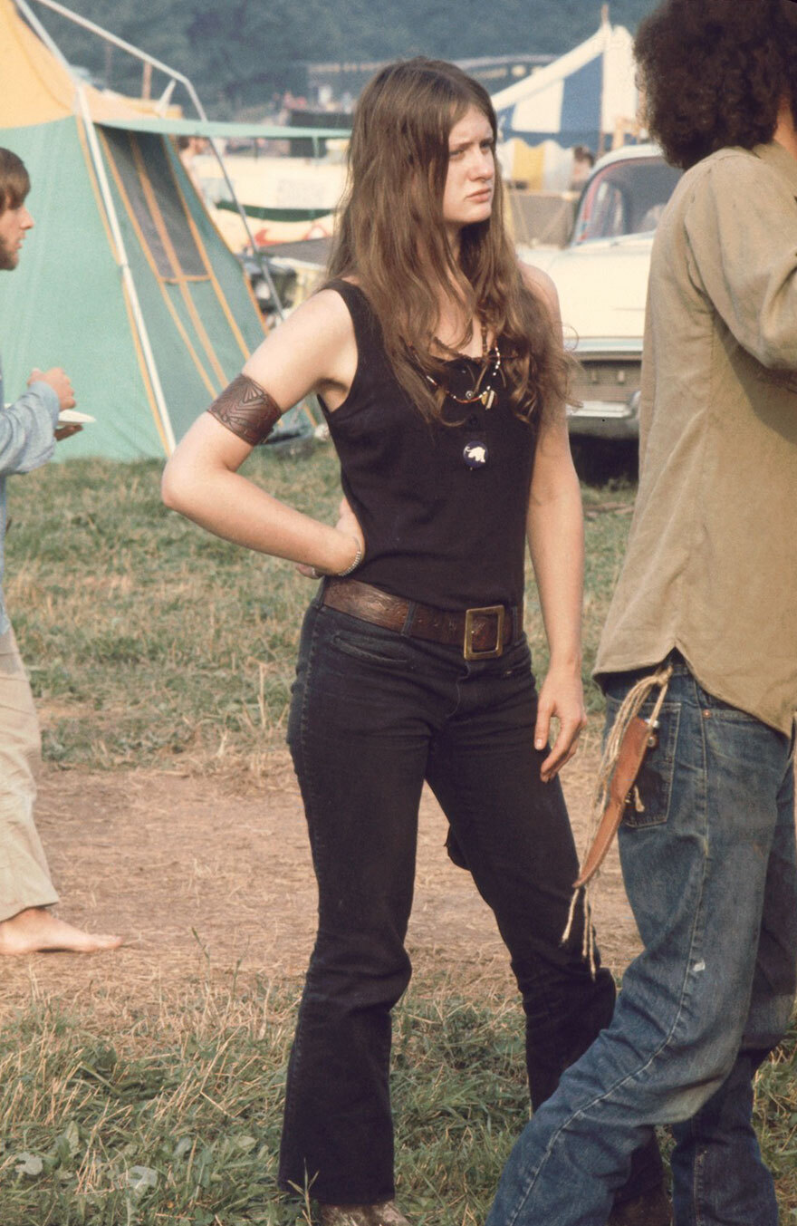 woodstock-women-fashion-1969-72__880.jpg