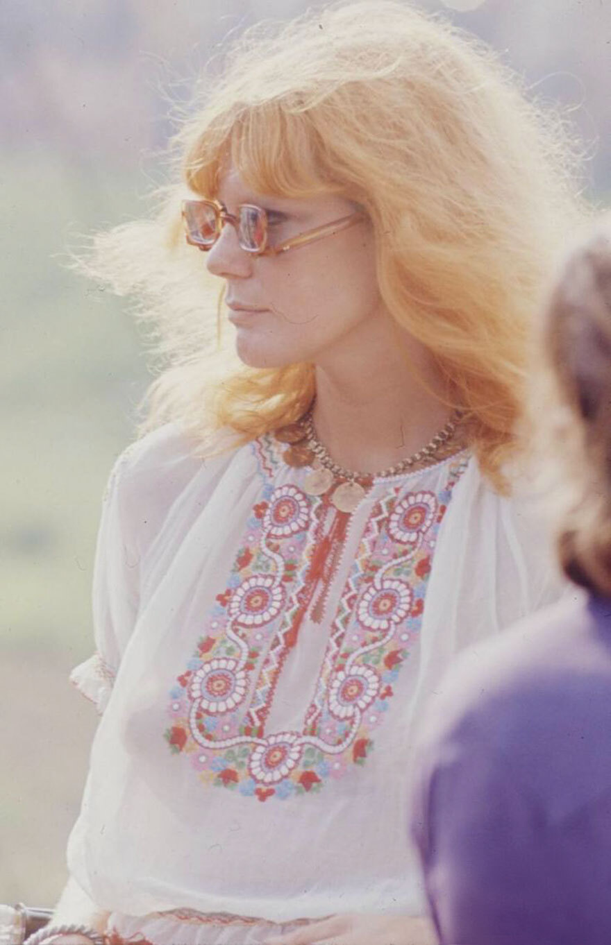 woodstock-women-fashion-1969-74__880.jpg