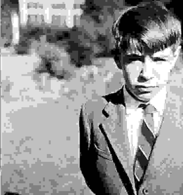 young-stephen-hawking.jpg