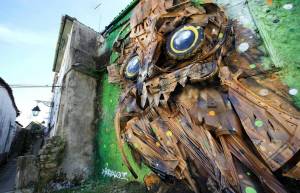 «Owl Eyes», καταπληκτική street art από σκουπίδια