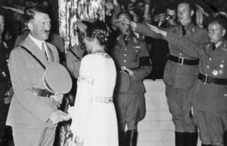 &quot;Νύφες&quot; του Χίτλερ: στρατόπεδα εκπαίδευσης συζύγων των Ες Ες