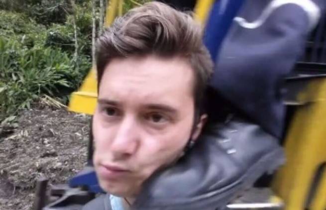 Τον χτύπησε τρένο την ώρα που... έβγαζε selfie! (video)