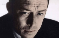 A. Camus: «Οι αληθινοί καλλιτέχνες δεν περιφρονούν τίποτε· υποχρεώνονται να κατανοήσουν αντί να κρίνουν..»