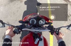 Οδήγηση μοτοσυκλέτας φορώντας τα Google Glass (video)