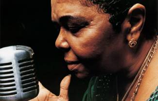 Cesaria Evora - Mãe Carinhosa (video)