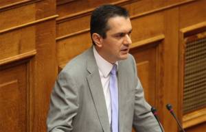 Με ανθόνερο ψέκαζε χθες ο βουλευτης Κασαπίδης τους συναδέλφους του
