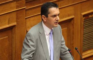 Με ανθόνερο ψέκαζε χθες ο βουλευτης Κασαπίδης τους συναδέλφους του