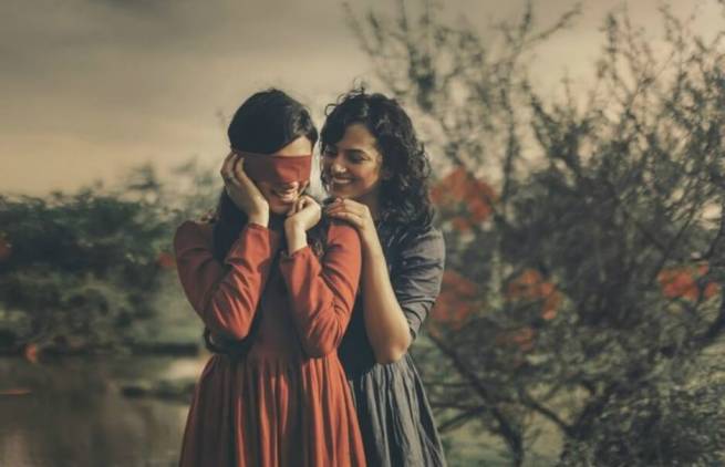 Φωτογράφος «αιχμαλωτίζει» την ομοφοβiα στην Ινδία...