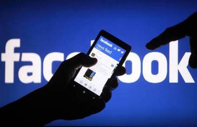 Το Facebook κόβει τις αναρτήσεις σχετικά με όπλα