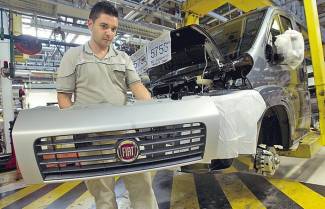 Φορολογική έδρα στη Βρετανία εξετάζει η Fiat