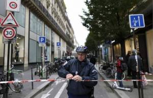 Σοκ στη Γαλλία από επίθεση ενόπλου στα γραφεία εφημερίδας