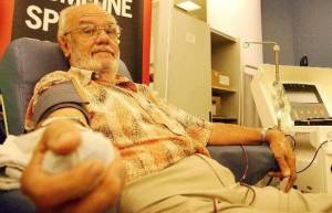 Ο άνδρας που έσωσε με το αίμα του 2 εκατομμύρια παιδιά (video)
