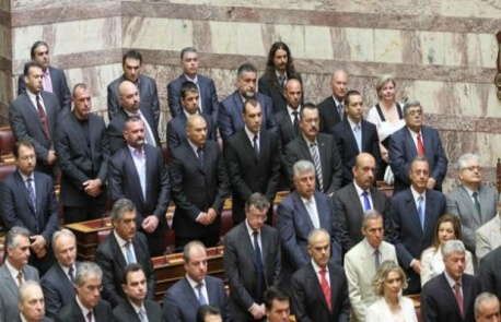 Τι κάνουν τους μισθούς τους οι βουλευτές της Χ.Α.