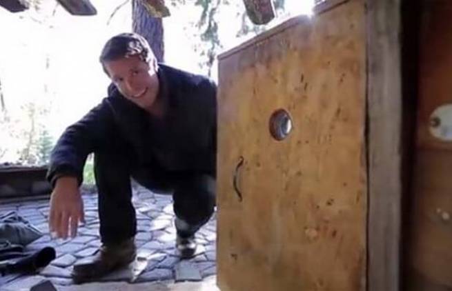 Ο άνθρωπος που έφτιαξε το δικό του σπίτι Hobbit (video)