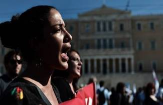 Συμβούλιο Ευρώπης: Οι νέοι στην Ελλάδα είναι εξαρτημένοι και παθητικοί