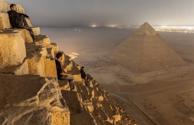 Στην κορυφή της Μεγάλης Πυραμίδας
