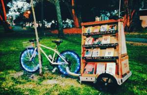 Bibliobicicleta - Μια βιβλιοθήκη σε ποδήλατο!