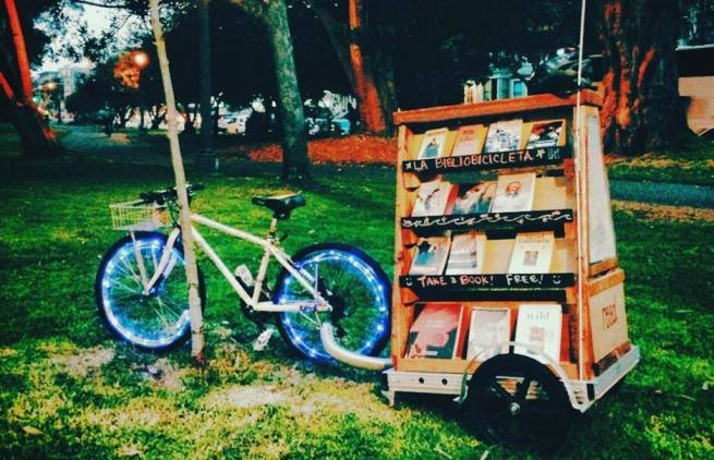 Bibliobicicleta - Μια βιβλιοθήκη σε ποδήλατο!
