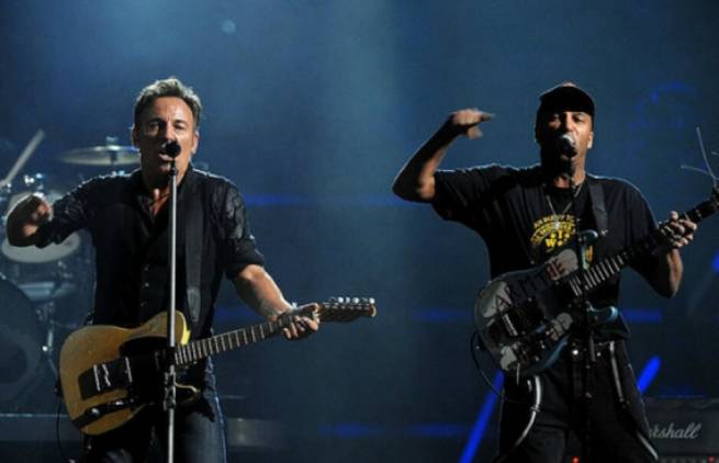 Bruce Springsteen &amp; Tom Morello - The Ghost of Tom Joad (video), (Greek subs)