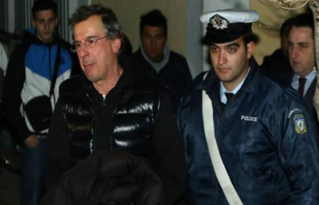Εκλεβε και από το ρολόι της ΔΕΗ ο Λιάπης!