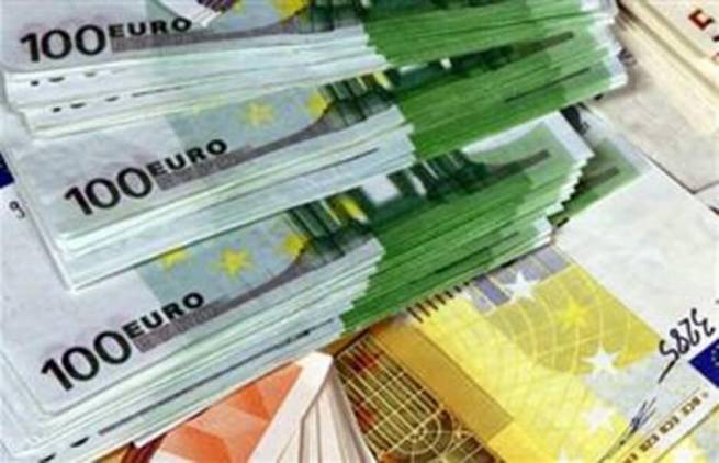 Απολύουμε και χρηματοδοτήσεις