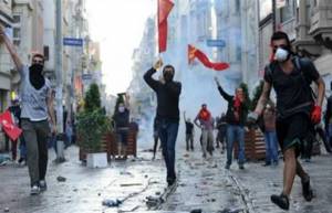 Επεισόδια στην Κωνσταντινούπολη για το θάνατο του 15χρονου