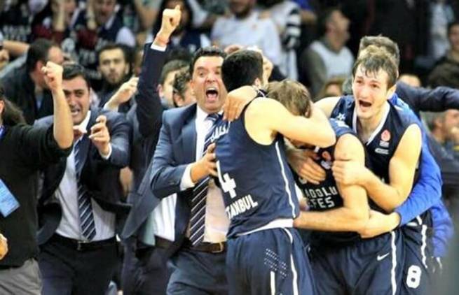 Δείτε τι απίστευτο καλάθι έβαλε! (video)