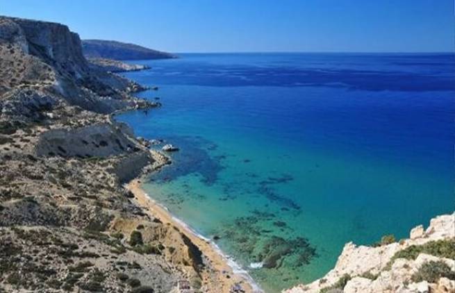 Μία ελληνική παραλία γυμνιστών στις 7 καλύτερες..!