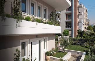 «Χαράτσι» 15% στις μεταβιβάσεις ακινήτων
