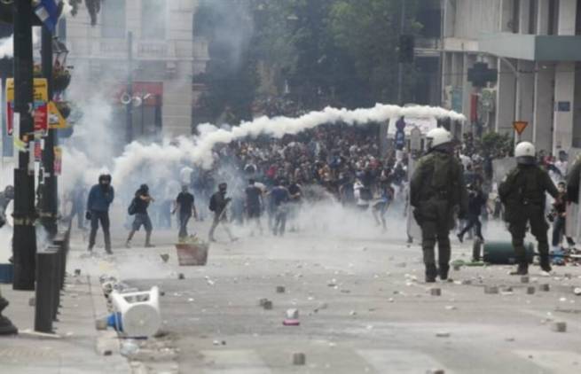 Στο εδώλιο 18 αστυνομικοί