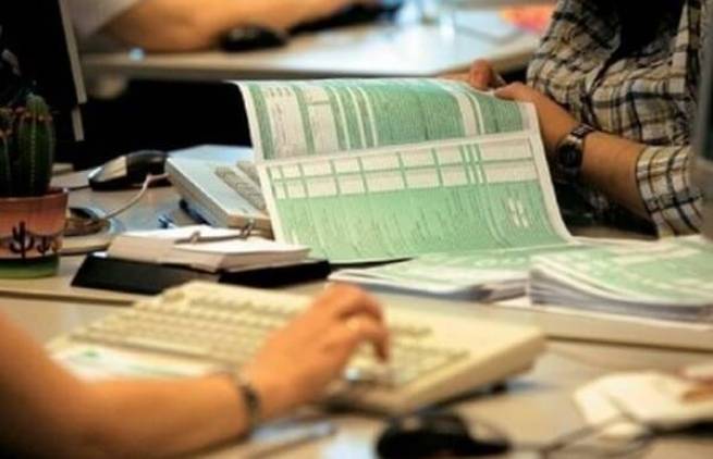 143 εφοριακοί τα έβγαλαν πρώτοι έξω!