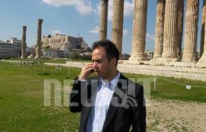 Ο Έλληνας που &quot;διδάσκει&quot; την ελληνική γλώσσα σε όλη τη Γη (video)