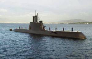 Στον αφρό πολιτικοί... στο βυθό στρατιωτικοί