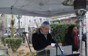 Φορώντας εβραϊκό κιπά ο Μπουτάρης στην εκδήλωση για το Ολοκαύτωμα