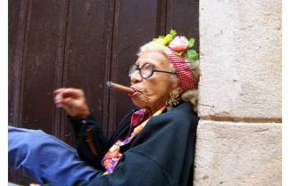 Η Graciela και το πούρο της. Η πιο φωτογραφημένη περσόνα της Κούβας