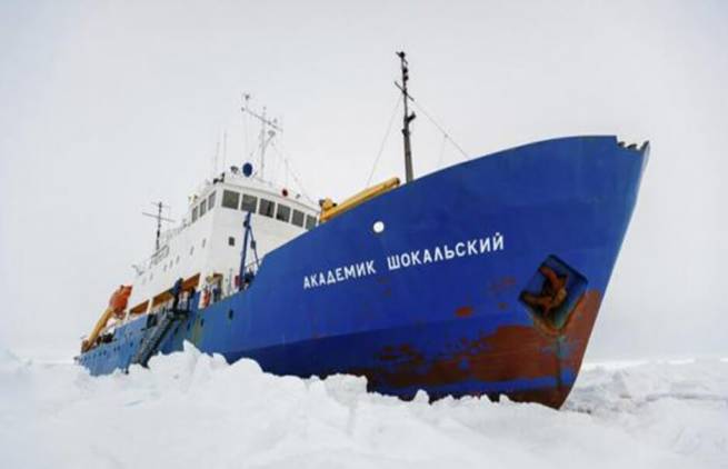 Παγιδευμένοι στην Ανταρκτική επιστήμονες και τουρίστες