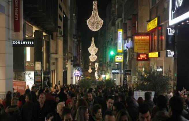Ανεβασμένος ο τζίρος των καταστημάτων την τελευταία Κυριακή του χρόνου