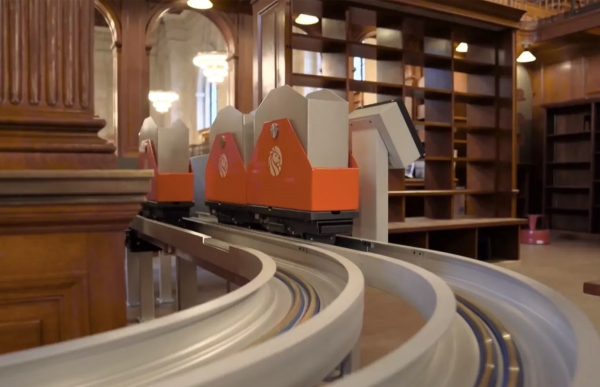 Η Δημόσια Βιβλιοθήκη της Νέας Υόρκης έφτιαξε ένα τρένο για τα βιβλία της! (video)
